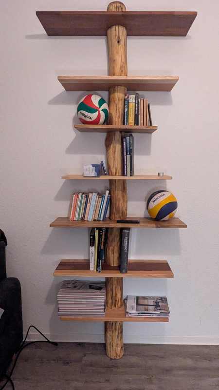 Robinienstamm einfach gerade